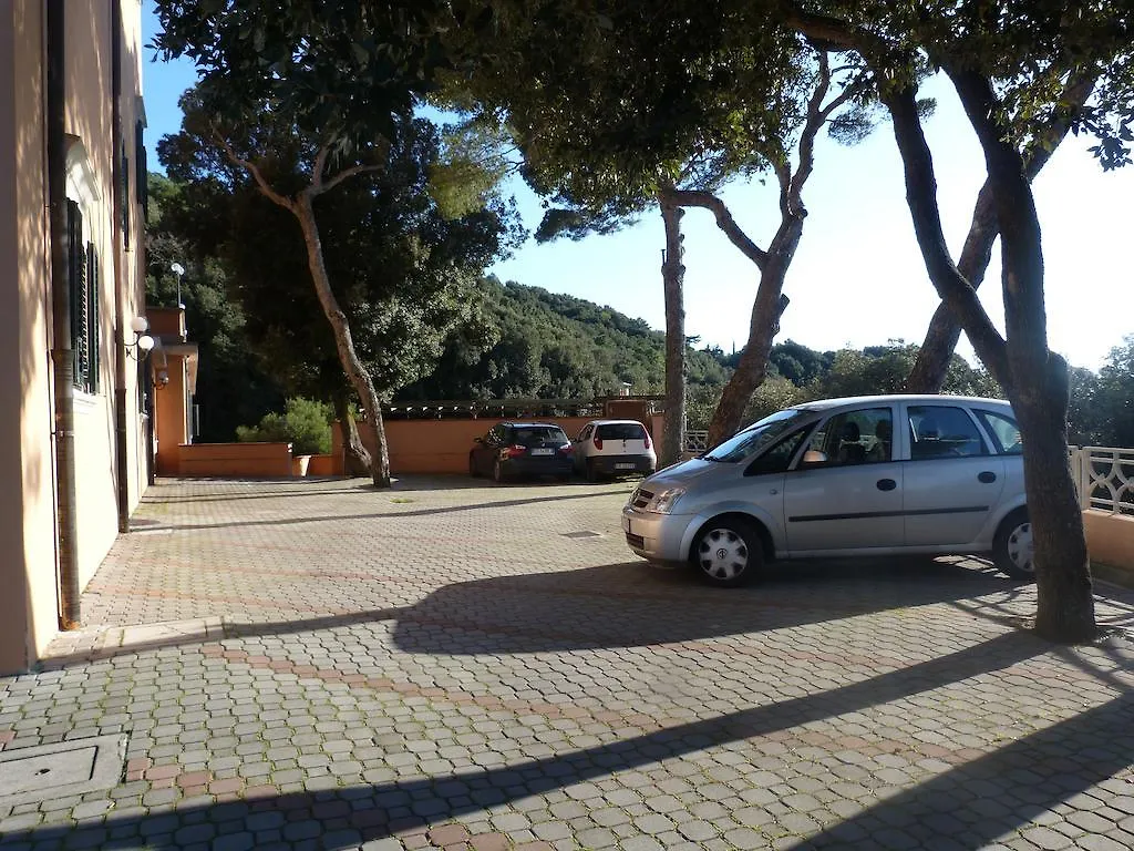 Hotel La Vedetta Ливорно